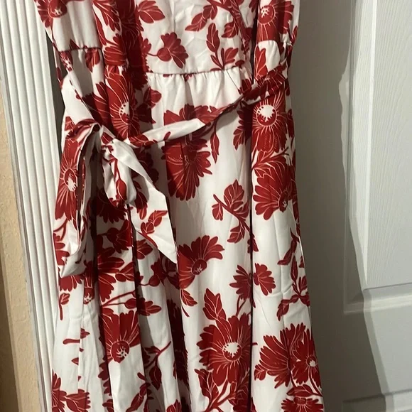 NWT Bloomchic Floral Wrap Dress in Red and White Midi Dress size 3X 22/24 🌺 - Picture 5 of 5